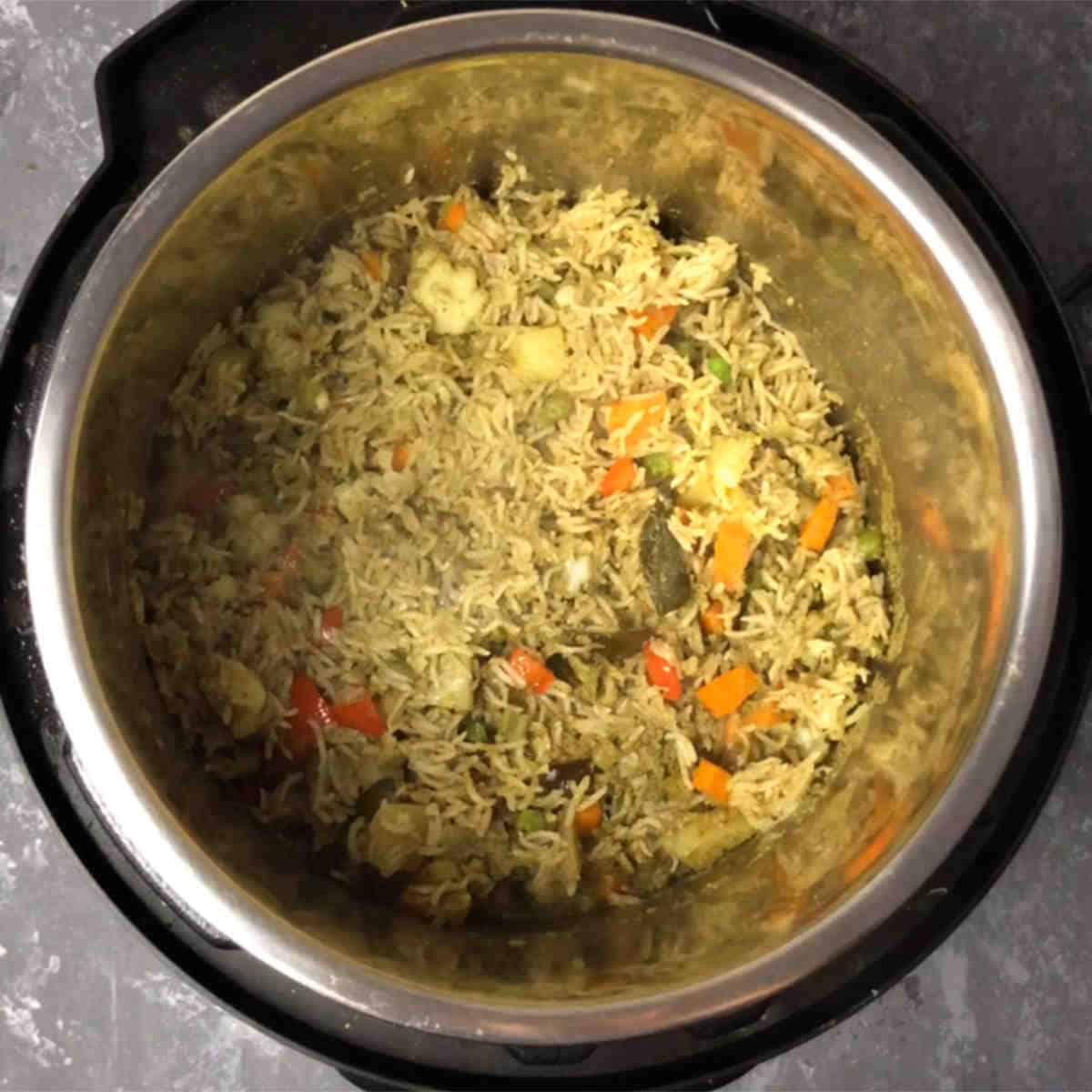 Instant pot vegetable pulao.