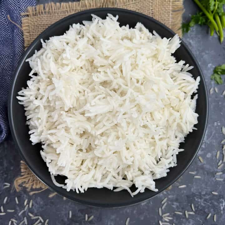 Basmati rice in black bowl.