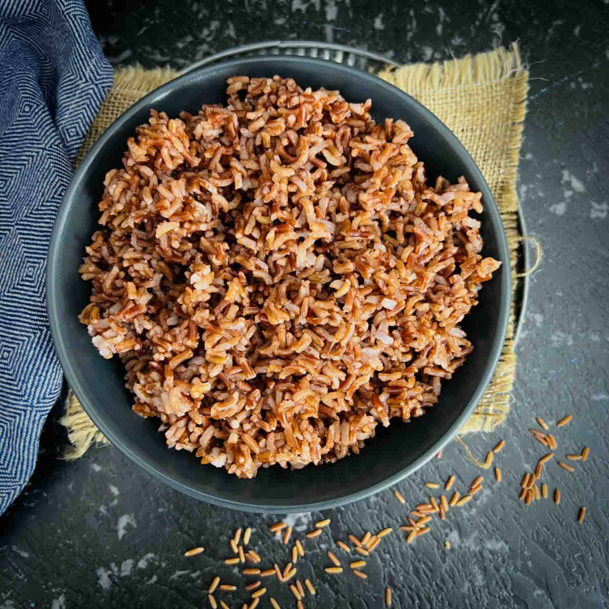 hulkende Skat begå Perfectly Cooked Red Rice in Instant Pot - Easy Indian Cookbook