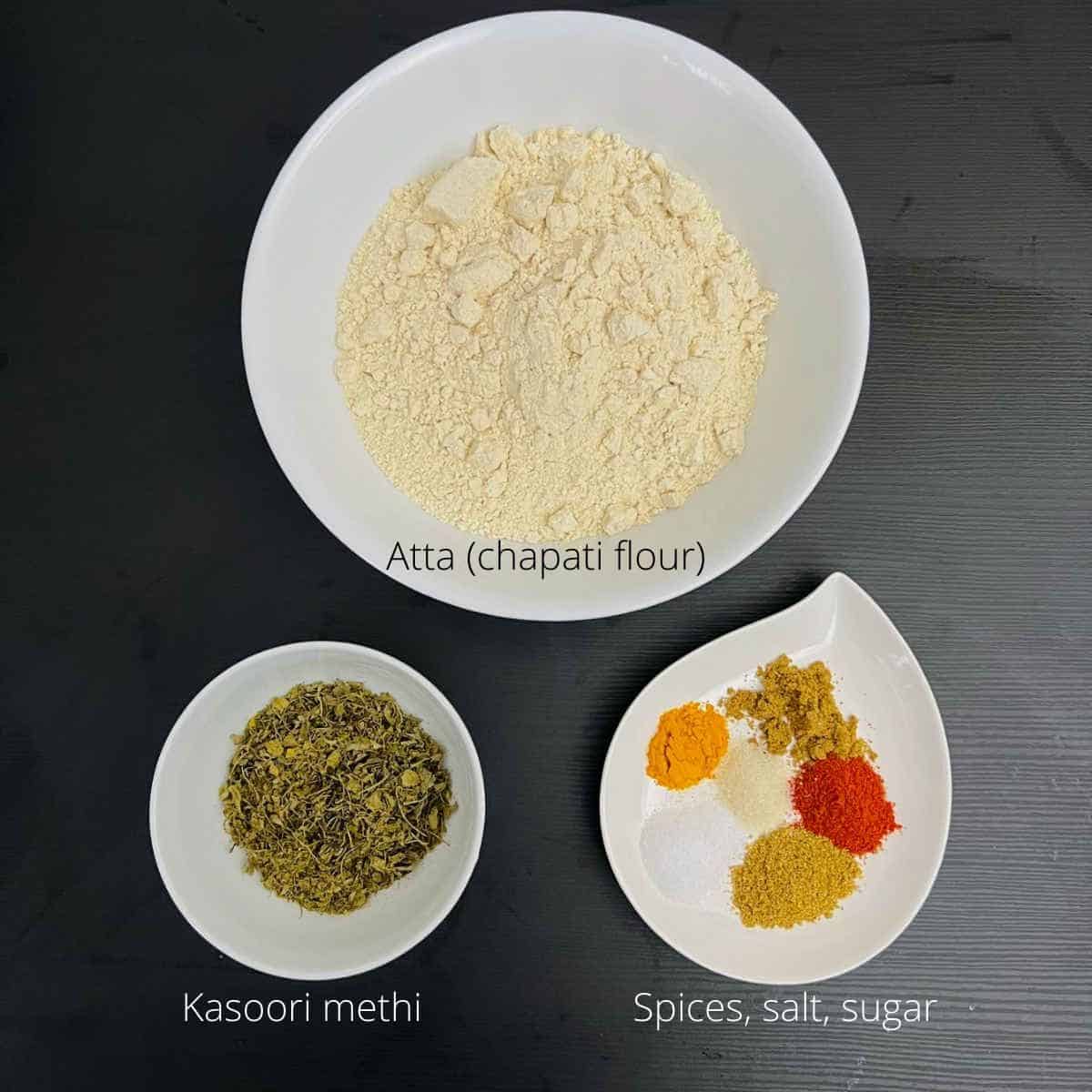 methi thepla ingredients with labels.
