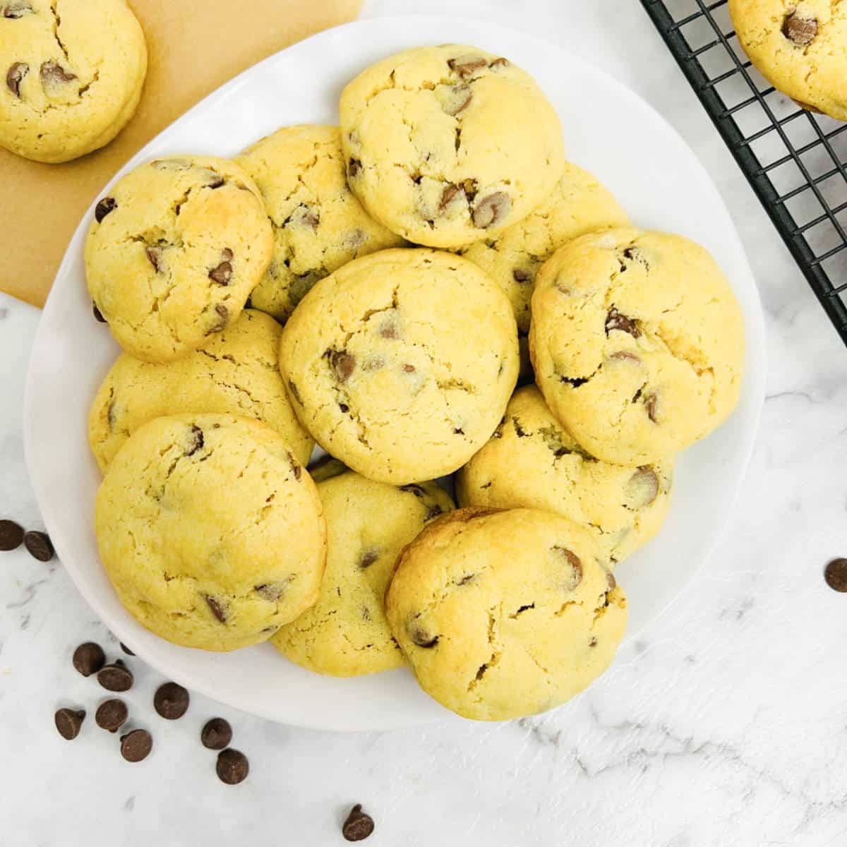 eggless chocolate chip cookies.