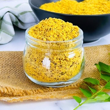 Lentil chutney powder.