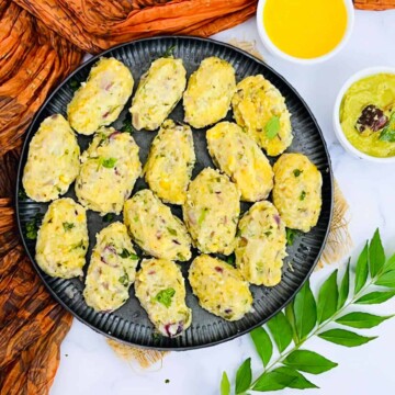 Steamed lentil dumplings.