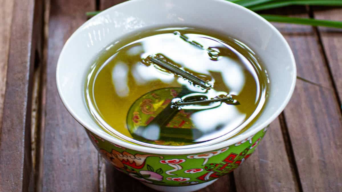 A bowl of lemongrass tea.